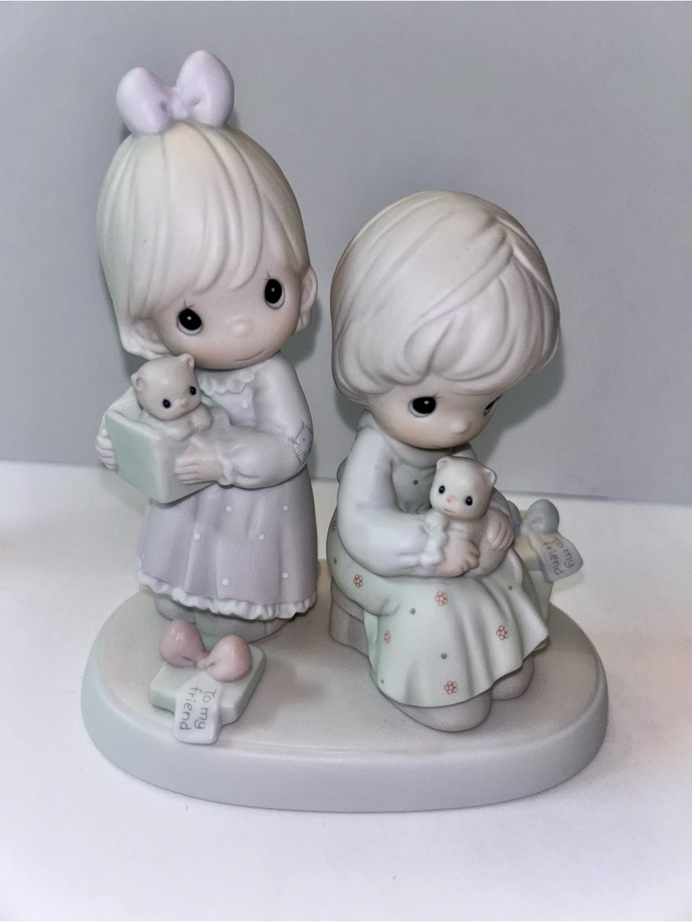 Vintage 1993 Precious Moments "To A Very Special Sister" Figurine 528633
